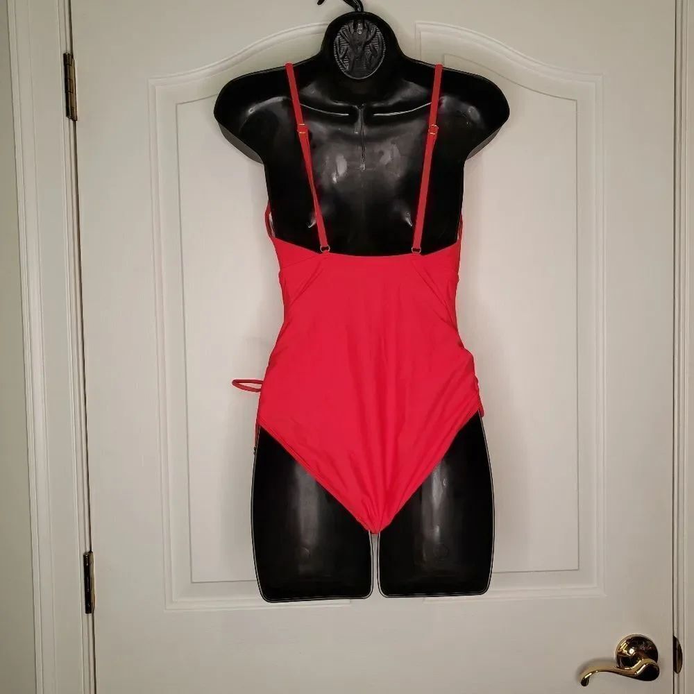 Swimsuit - Picture 4 of 5